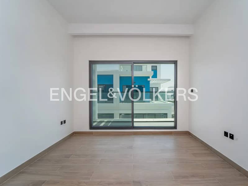 Mediterranean Lifestyle | Lagoon Access | Modern - Image 11