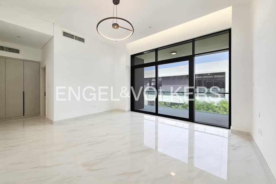 Upgraded Corner Villa | Modern | Bright - Image 10