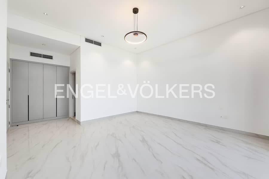 Upgraded Corner Villa | Modern | Bright - Image 11