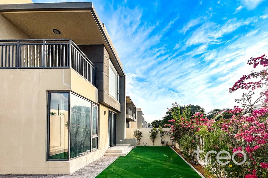 Corner Unit | Vacant | Green Belt