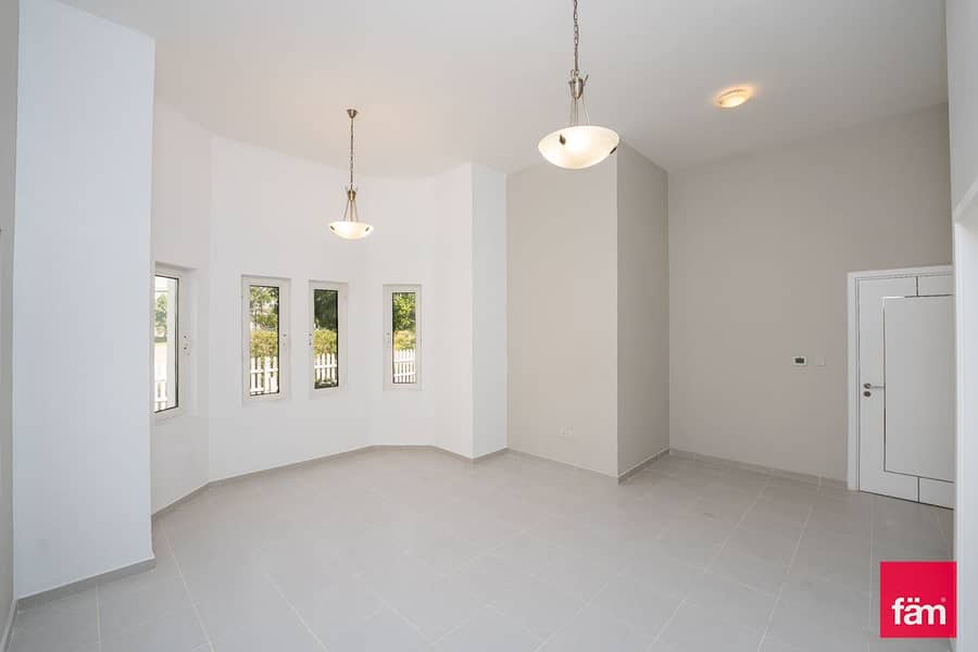 Stunning Pool and Garden|Incredible upgraded Villa - Image 9