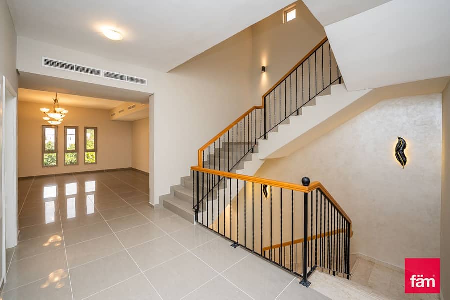 Stunning Pool and Garden|Incredible upgraded Villa - Image 11