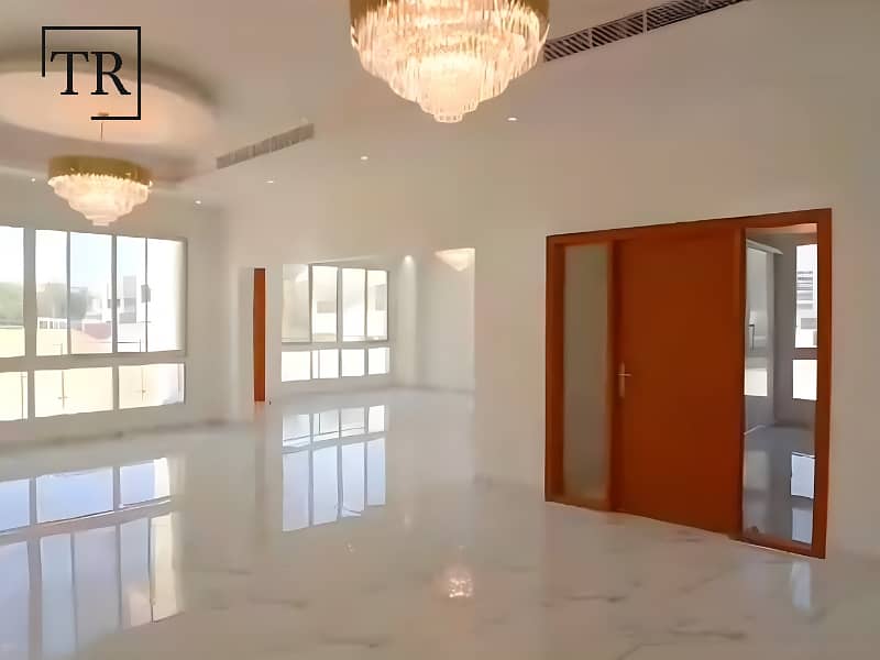 Corner Unit | Single Row | Spacious | Prime Spot