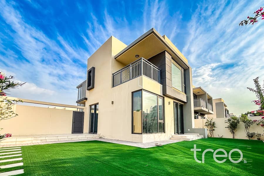 Corner Unit | Vacant | Green Belt