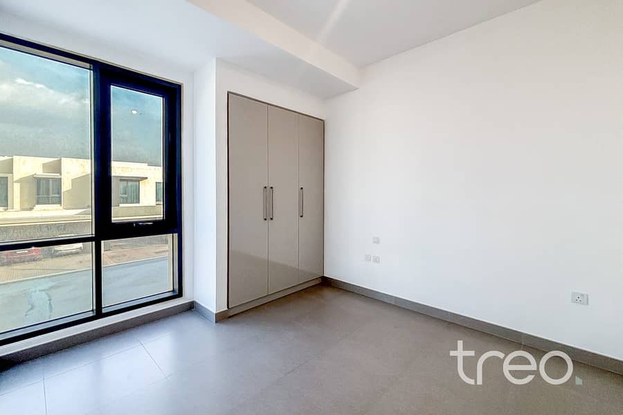 Corner Unit | Vacant | Green Belt - Image 8