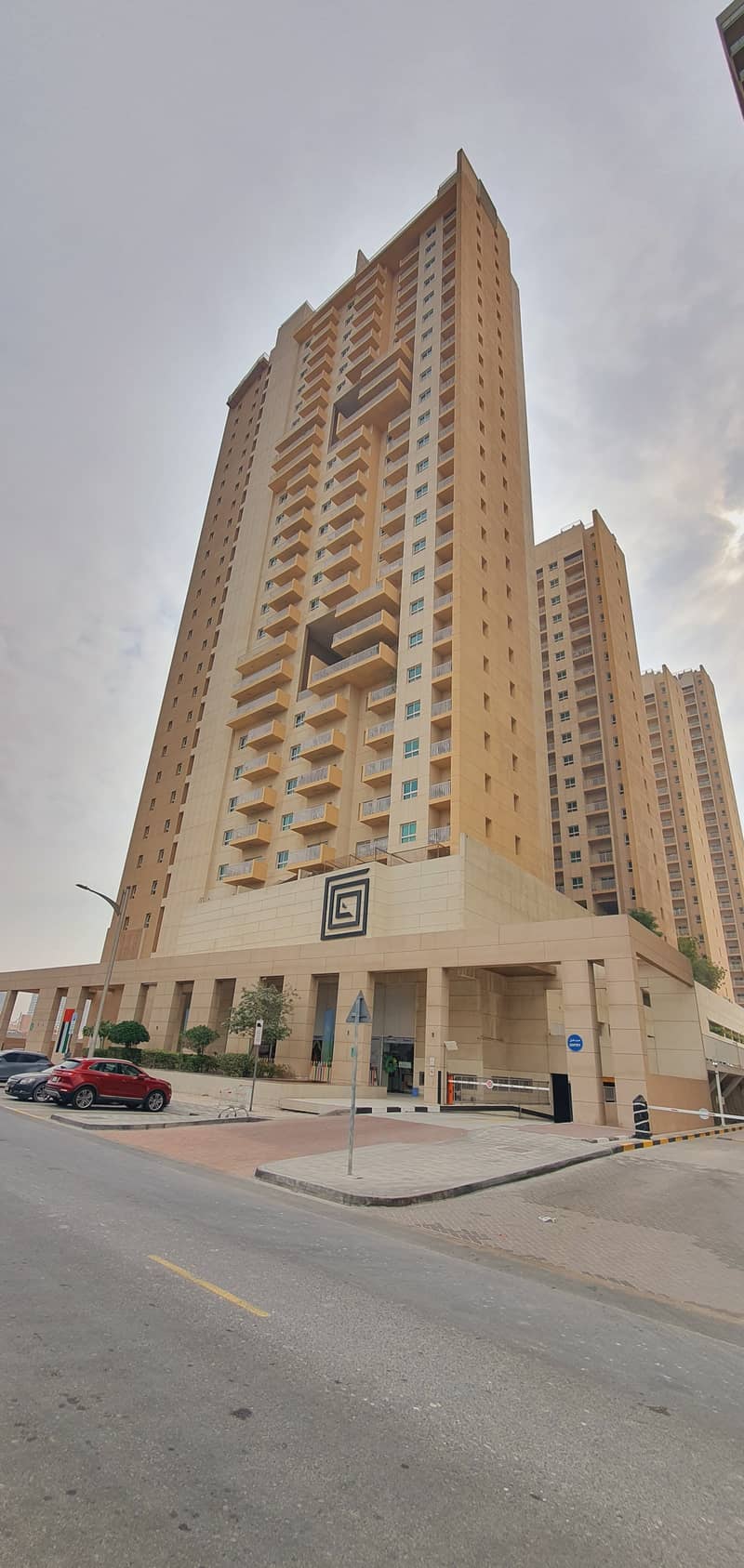 VERY NICE 1 BED ROOM APARTMENT AVAILABLE FOR RENT @ CENTRIUM TOWER 2 @ 58K - Image 30