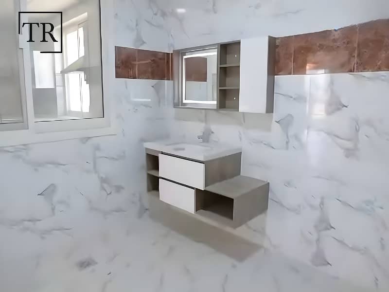 Corner Unit | Single Row | Spacious | Prime Spot - Image 9