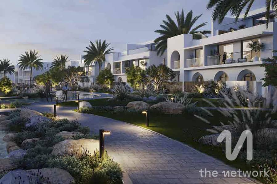 Prime Location | Huge Layout | Lagoon Views - Image 8