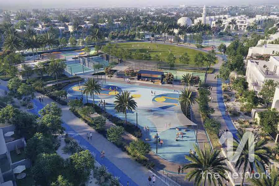 Prime Location | Huge Layout | Lagoon Views - Image 9