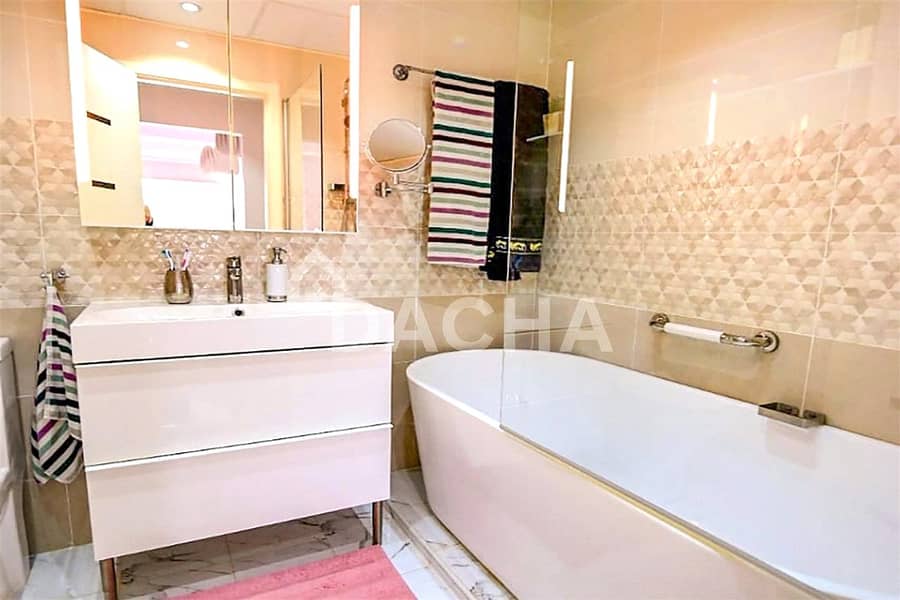 Marina View | Upgraded | Fully Furnished - Image 11