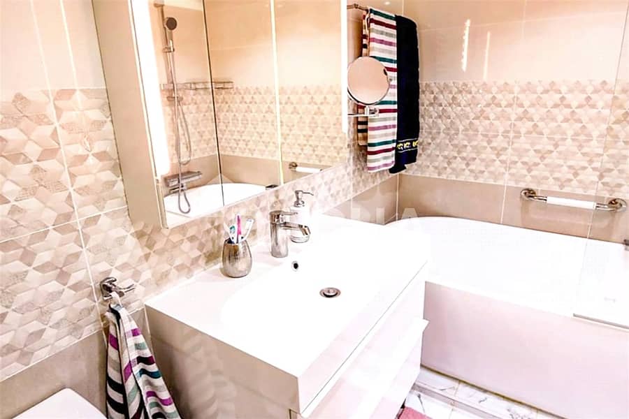 Marina View | Upgraded | Fully Furnished - Image 12