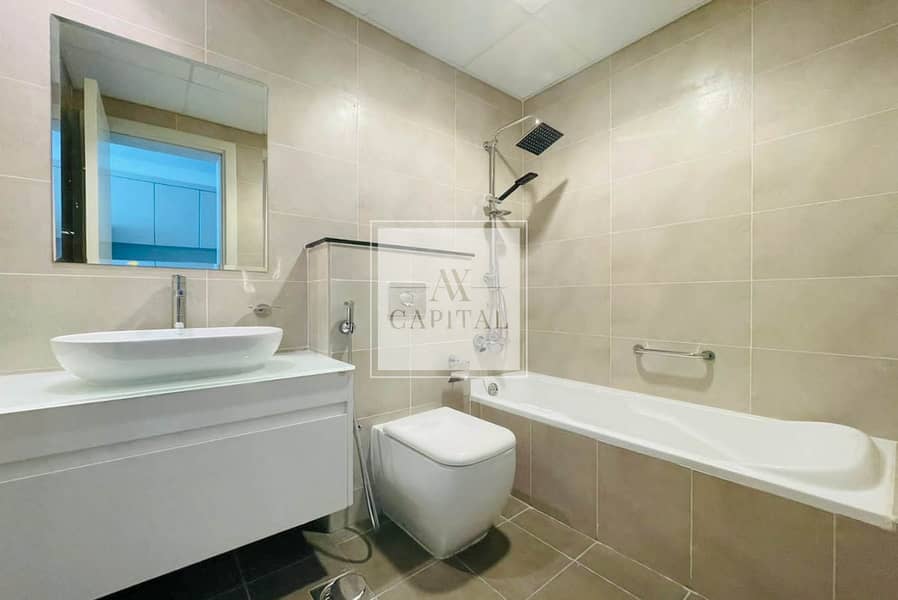 Exclusive | Vacant in April | Full Golf View - Image 8