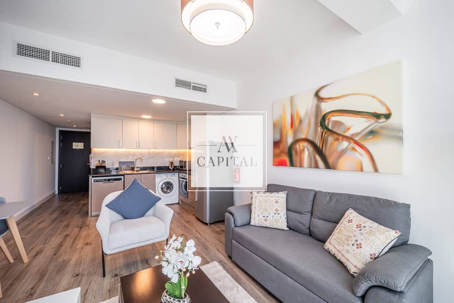 Luxurious 1 Bed Duplex | Furnished | Upgraded