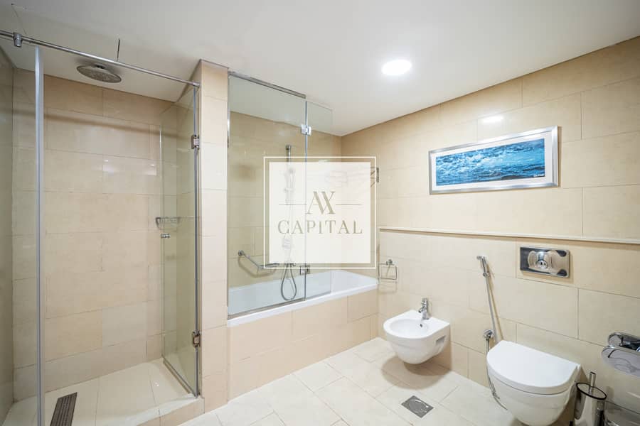 Luxurious 1 Bed Duplex | Furnished | Upgraded - Image 17