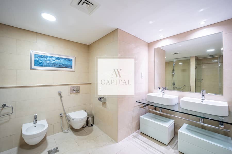 Luxurious 1 Bed Duplex | Furnished | Upgraded - Image 18