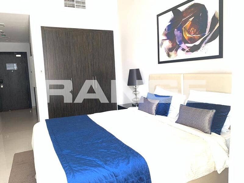 Stylish | Fully Furnished | Golf Course View - Image 6