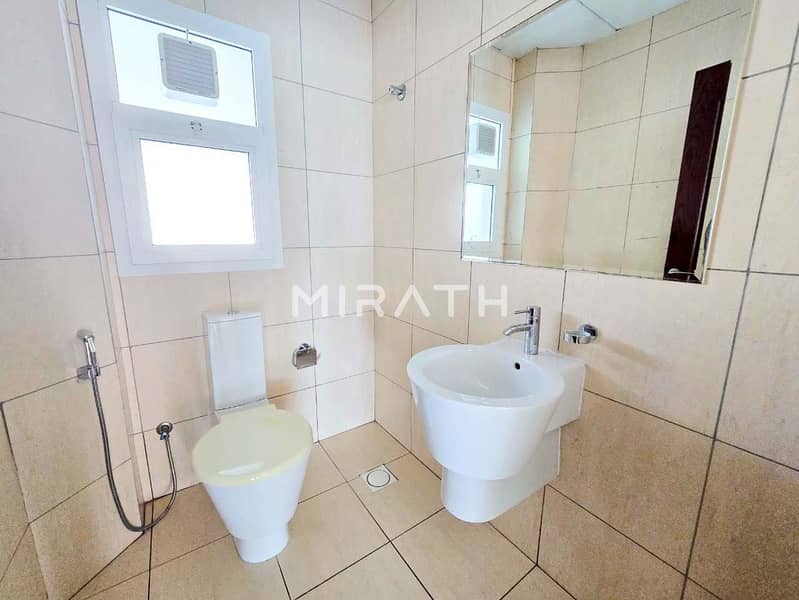 ELEGANT 4BR VILLA | PRIVATE POOL |PRVT LAWN - Image 7