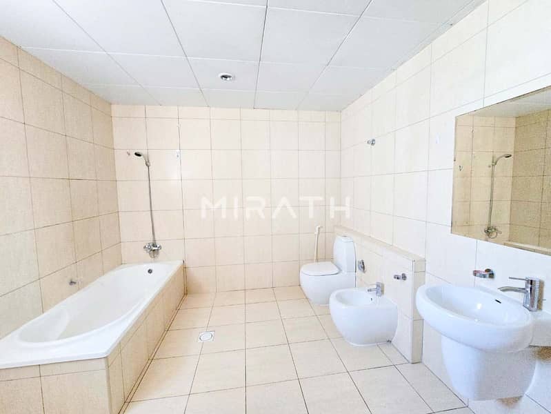 ELEGANT 4BR VILLA | PRIVATE POOL |PRVT LAWN - Image 9