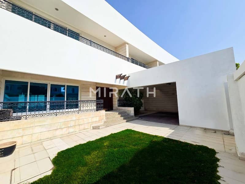 ELEGANT 4BR VILLA | PRIVATE POOL |PRVT LAWN - Image 15