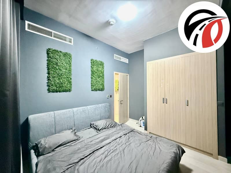 Luxury fully furnished 2bhk / Downtown view / chiller free/ best apt / in a very nice community