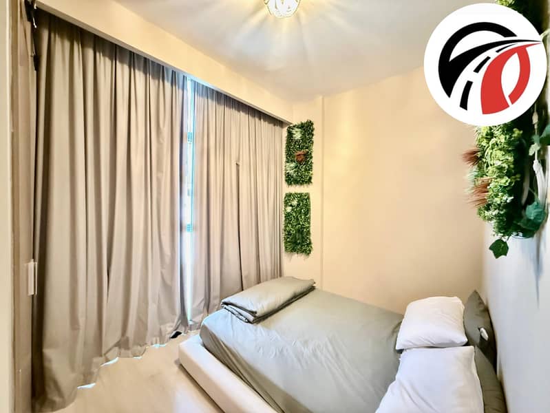 Luxury fully furnished 2bhk / Downtown view / chiller free/ best apt / in a very nice community - Image 6