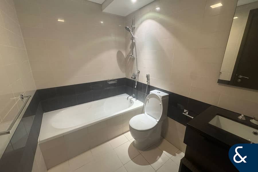 Unfurnished | 2 Bedroom | Boulevard Views - Image 10