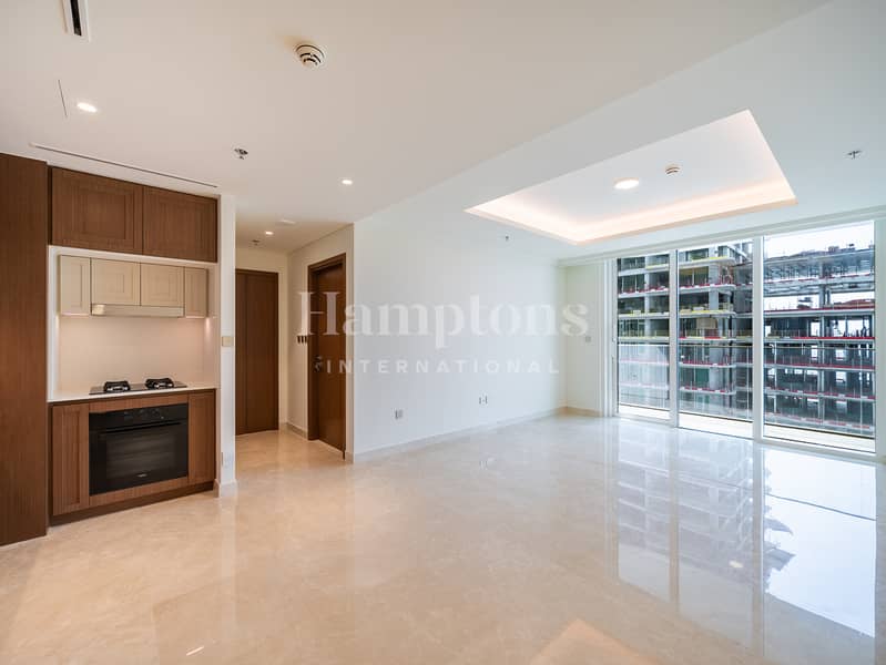 Fully Furnished | Mid Floor | 2 Cheques - Image 7