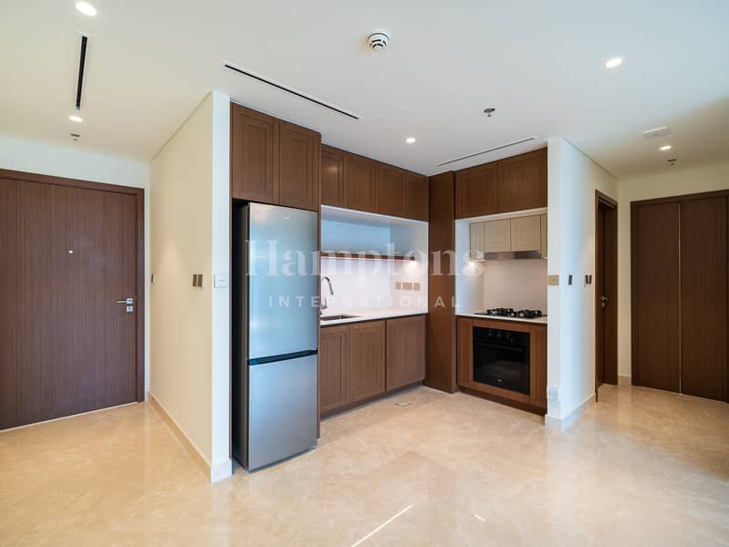 Fully Furnished | Mid Floor | 2 Cheques - Image 8