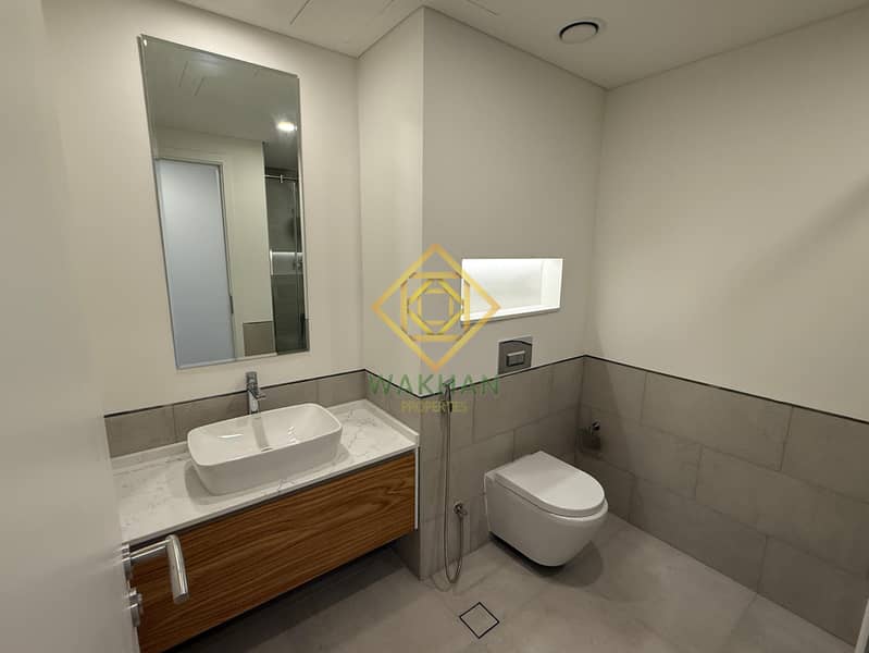 Community View | Vacant | Unfurnished | Spacious - Image 9