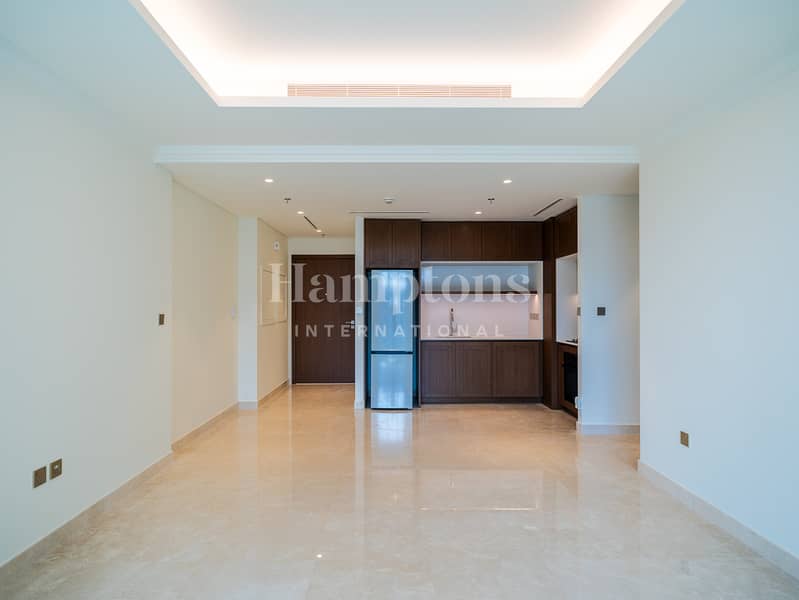 Fully Furnished | Mid Floor | 2 Cheques - Image 9