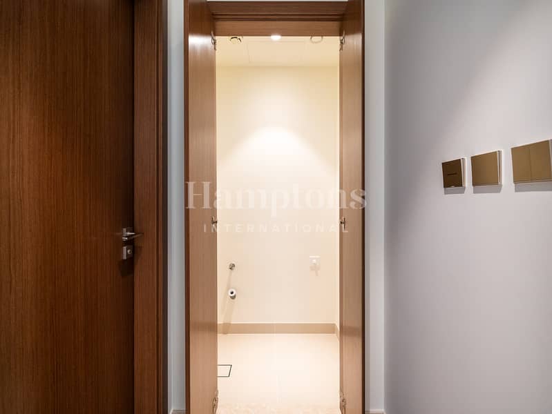 Fully Furnished | Mid Floor | 2 Cheques - Image 12
