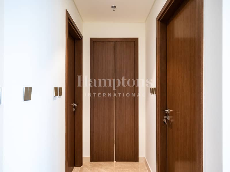 Fully Furnished | Mid Floor | 2 Cheques - Image 13