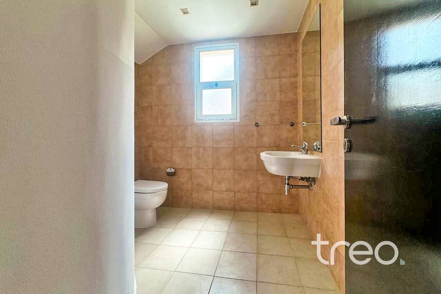 Beautiful Villa | Central location | Large plot - Image 14