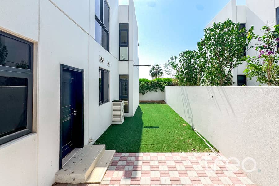 6- Bedroom / V3 Layout / Single Row - Image 13