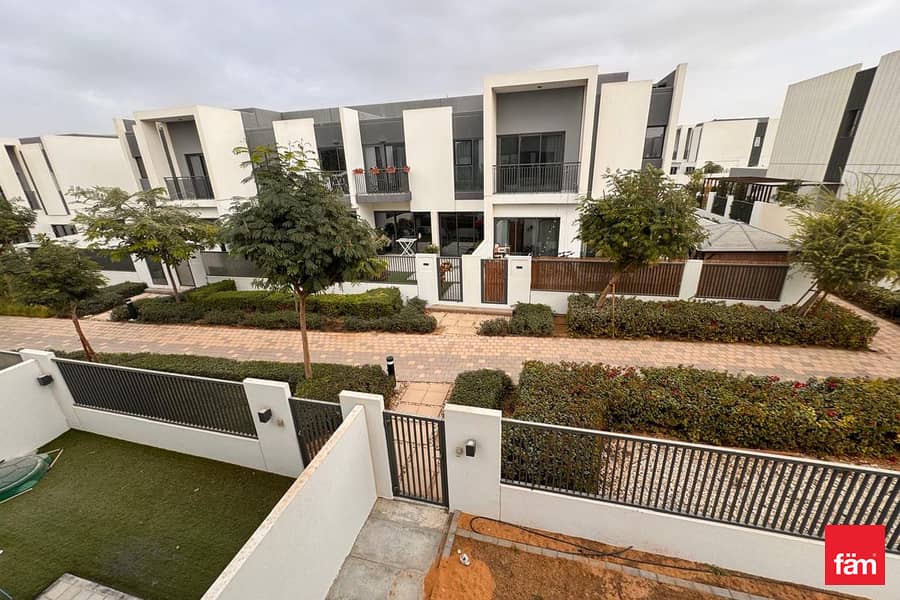 1 minutes to park , Good Deals