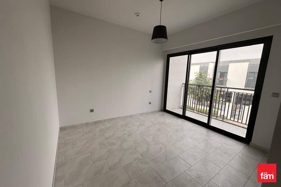 1 minutes to park , Good Deals - Image 6