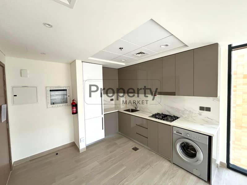 Vacant on Feb. 2026 | Balcony | Pool View