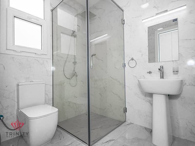 Spacious 4-Bedroom Luxury Villa - Image 11