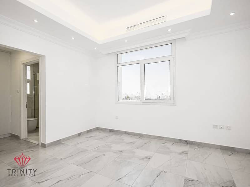 Spacious 4-Bedroom Luxury Villa - Image 12