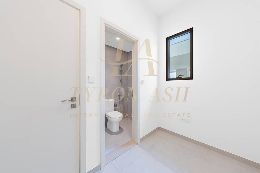 ELEGANT HOME | SPACIOUS LAYOUT | VACANT - Image 8