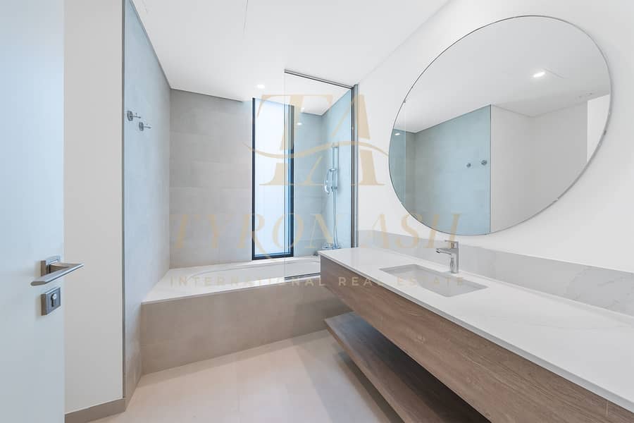 ELEGANT HOME | SPACIOUS LAYOUT | VACANT - Image 12