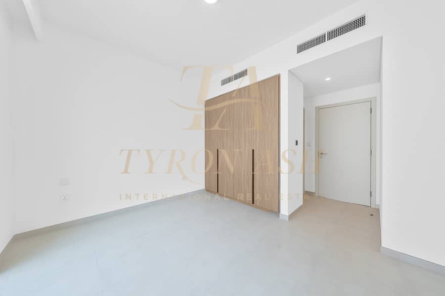 ELEGANT HOME | SPACIOUS LAYOUT | VACANT - Image 14