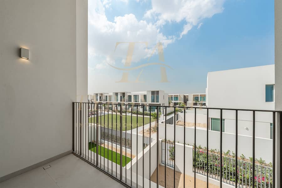 ELEGANT HOME | SPACIOUS LAYOUT | VACANT - Image 10