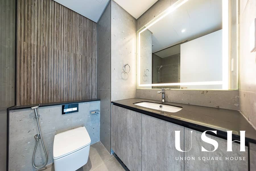 Spacious 4BR Home | Prime Location | Modern - Image 15