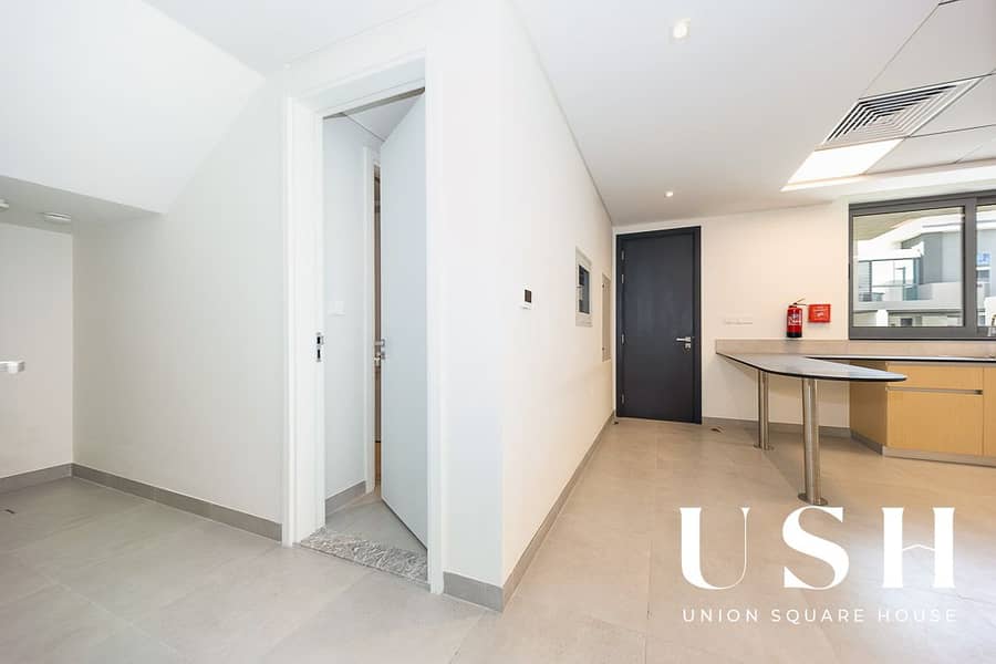 Spacious 4BR Home | Prime Location | Modern - Image 19