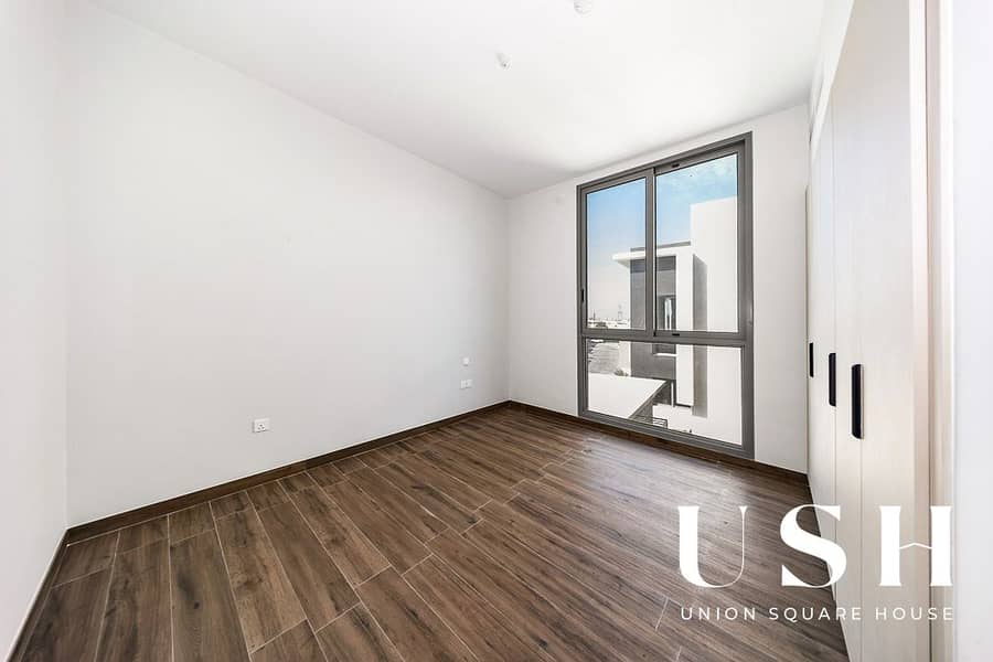 Spacious 4BR Home | Prime Location | Modern - Image 33