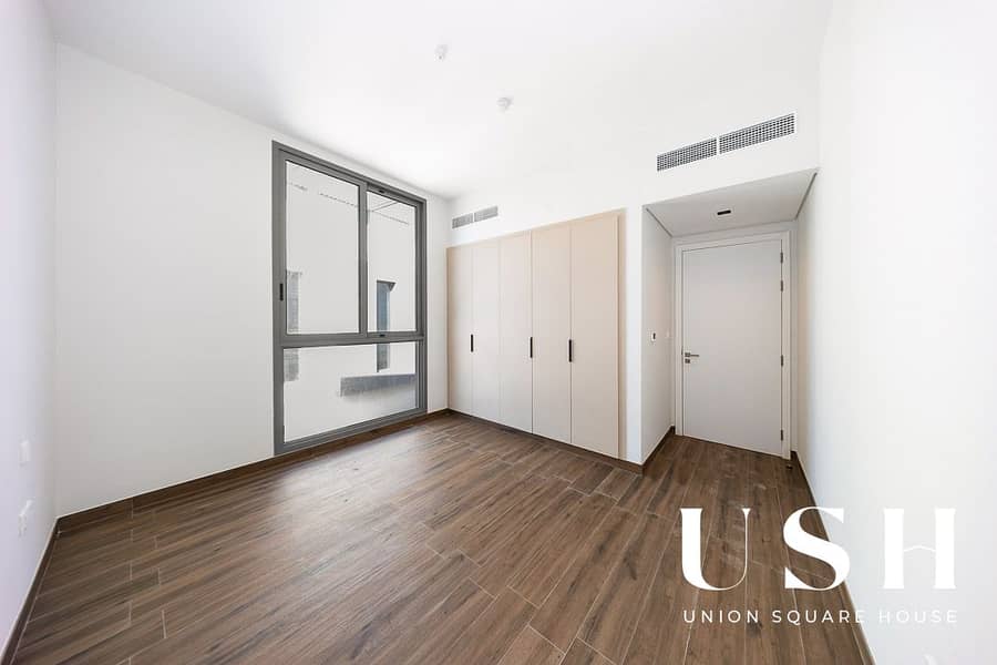 Spacious 4BR Home | Prime Location | Modern - Image 35