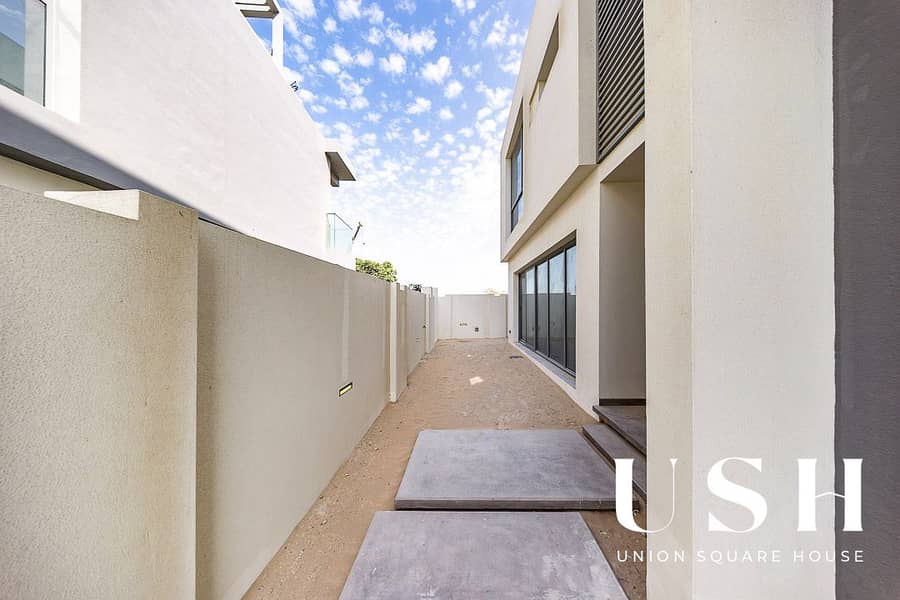 Spacious 4BR Home | Prime Location | Modern - Image 43