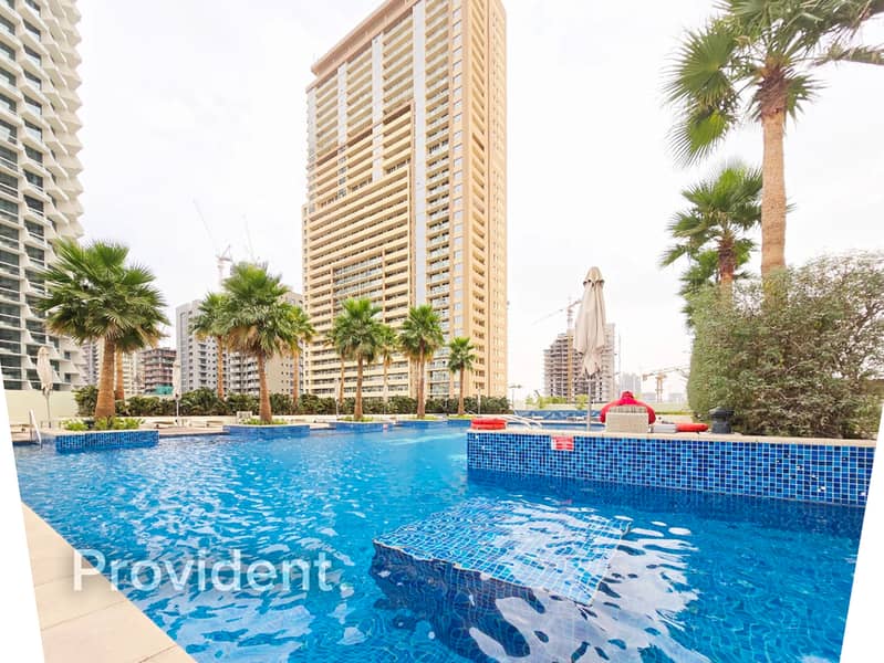 Near Park | Prime Access | Spacious Layout - Image 8