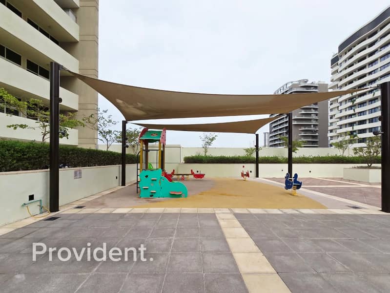 Near Park | Prime Access | Spacious Layout - Image 10